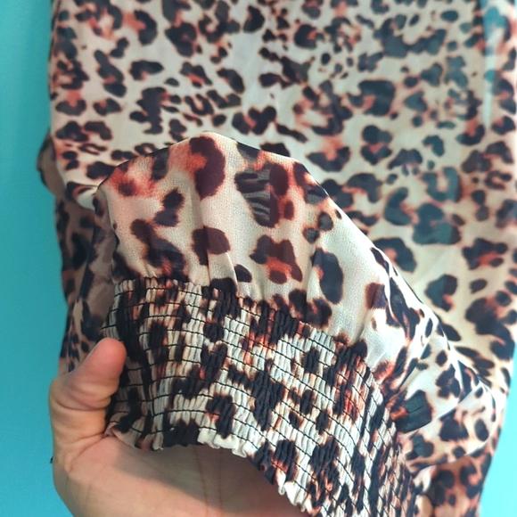 Nwt Bebe Sheer Zebra Top Size M/L - Picture 14 of 15